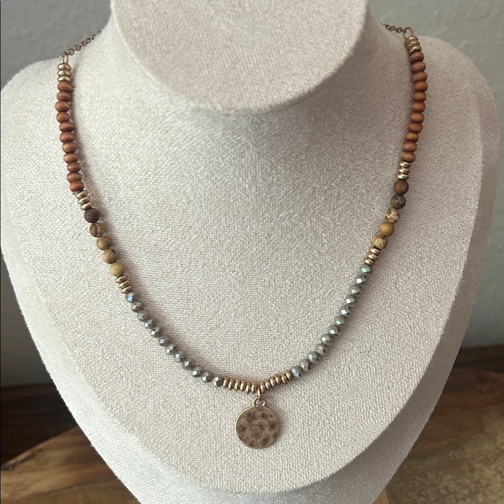 Elegant Beaded Necklace with Gold Accents